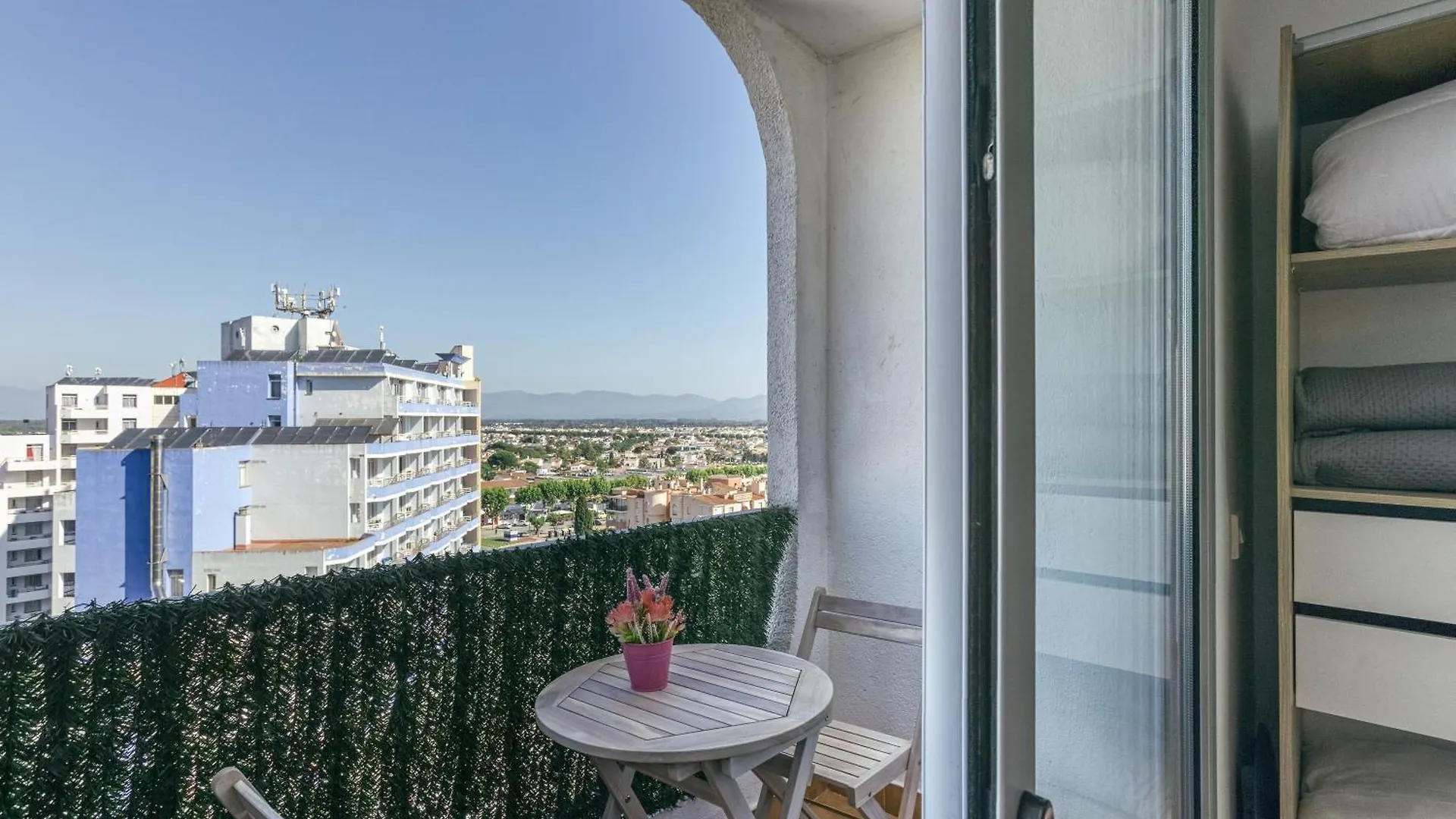 Edificio Sant Lluis Daire Empuriabrava İspanya