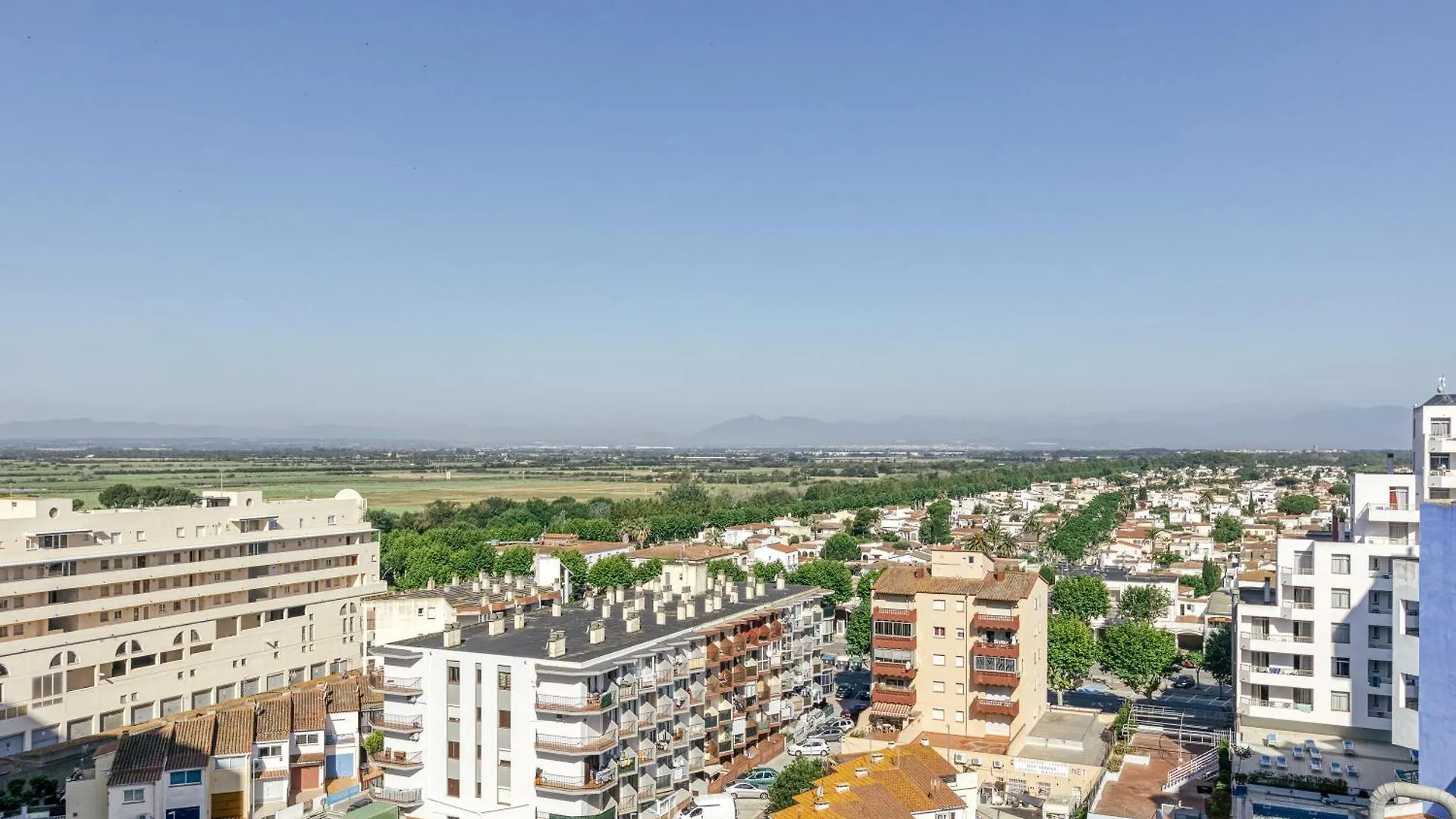 דירות אמפוריבראבה Edificio Sant Lluis ספרד